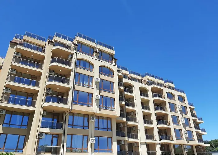 Апарт-отель Vesta Riviera - Free Parking Золотые Пески