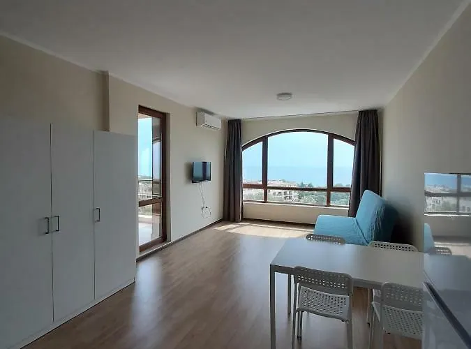 Апарт-отель Vesta Riviera - Free Parking