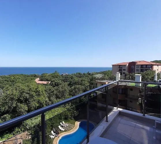 Vesta Riviera - Free Parking Апарт-отель 4*