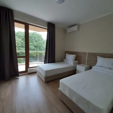 Vesta Riviera - Free Parking Апарт-готель 4*