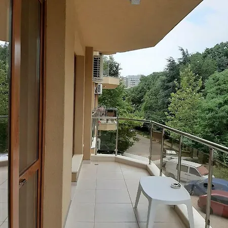 Vesta Riviera - Free Parking