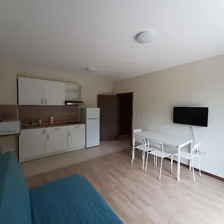 Aparthotel Vesta Riviera - Free Parking Golden Sands