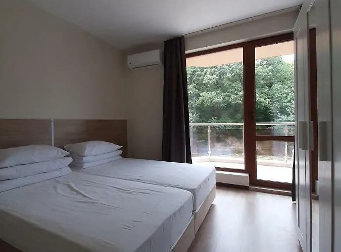 Vesta Riviera - Free Parking Aparthotel