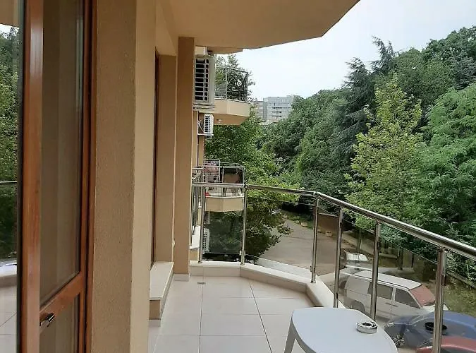 Vesta Riviera - Free Parking